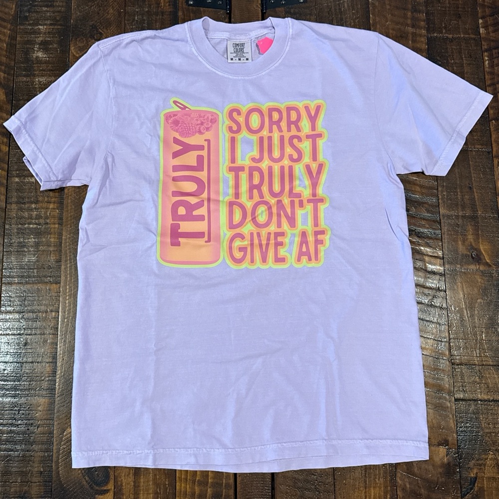 Comfort Colors Lavender Graphic Tee Medium NWT Funny Retro Statement T-Shirt